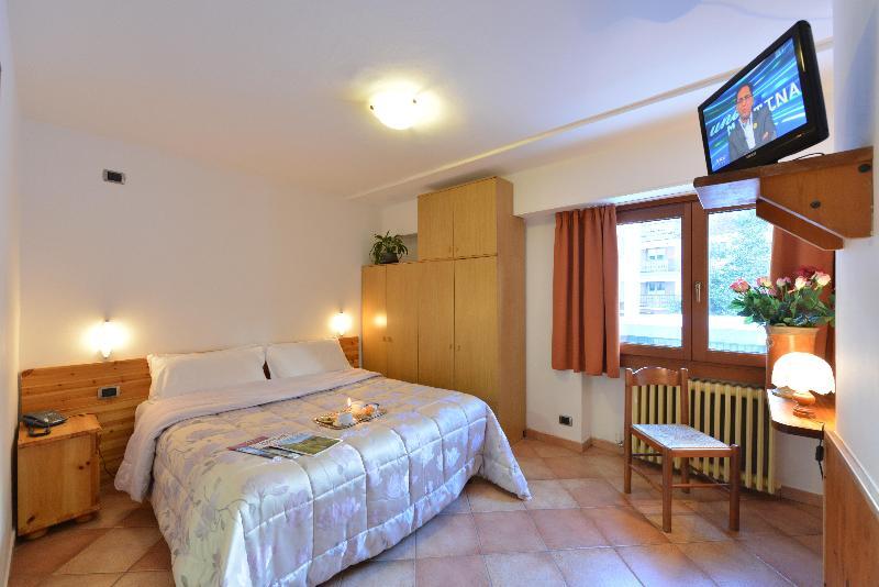 Hotel & Ristorante Serenella Брей-Червиния Экстерьер фото